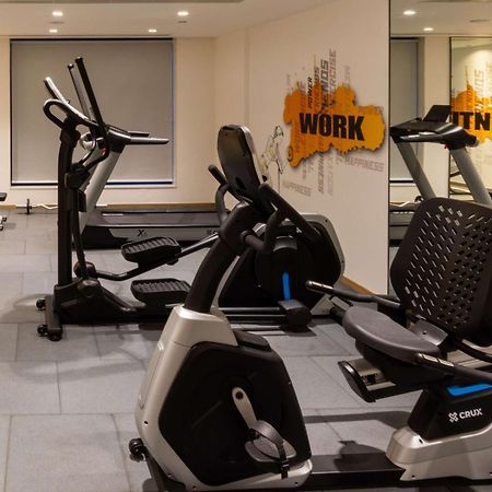 Park Inn By Radisson Surat Buitenkant foto