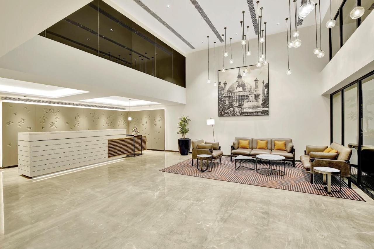 Park Inn By Radisson Surat Buitenkant foto