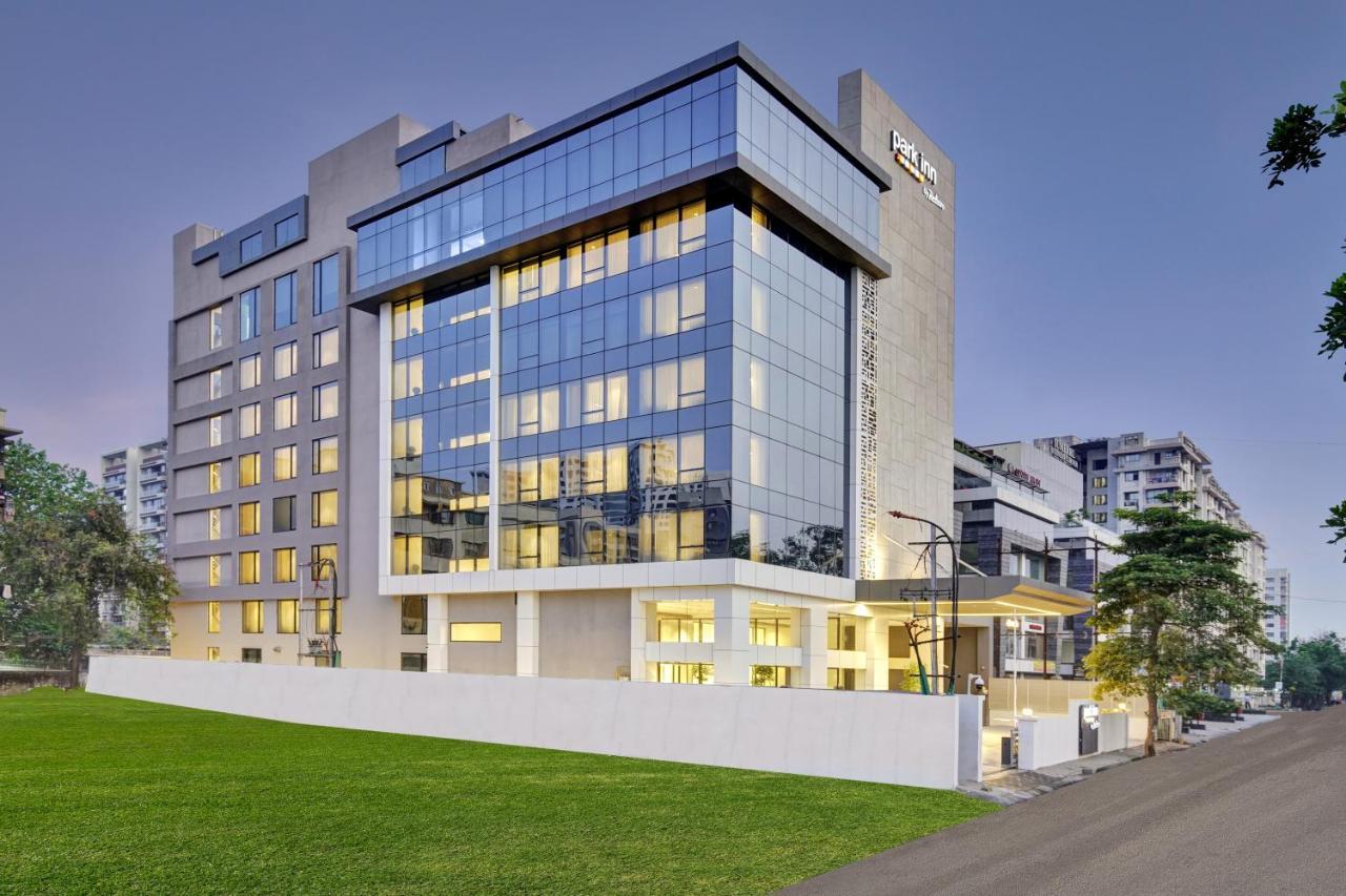 Park Inn By Radisson Surat Buitenkant foto
