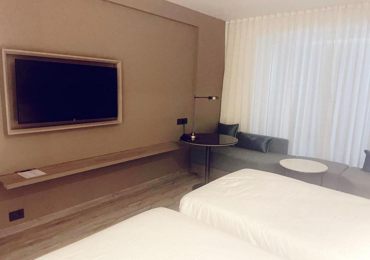 Park Inn By Radisson Surat Buitenkant foto
